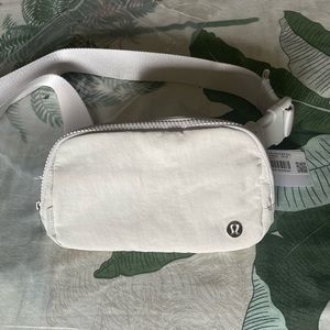 Lululemon Everywhere Belt Bag